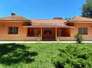 Quinta vacacional · 300m² · 2 Dormitorios · 1 Cochera · Hermosa Quinta en 9 de Abril - Financiación Directa