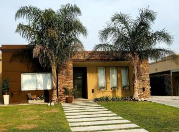 Casa · 180m² · 5 Ambientes · 1 Cochera · Casa en Venta Brisas de Adrogue