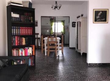 Casa · 110m² · 3 Ambientes · 2 Cocheras · Casa Gran Lote + Departamento. Banfield