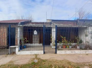 Casa · 90m² · 3 Ambientes · 1 Cochera · Casa en Permuta por Propiedad en Costa Atlántica