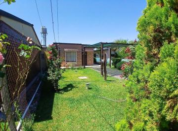 Casa · 60ha · 3 Ambientes · 1 Cochera · Gran Oportunidad de Casa Tipo Americana con Parque y Pileta en Domselaar Venta