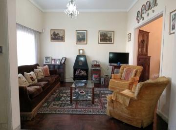 Casa · 220m² · 5 Ambientes · 1 Cochera · Casa 6 Ambientes - Gran Parque - Imperdible