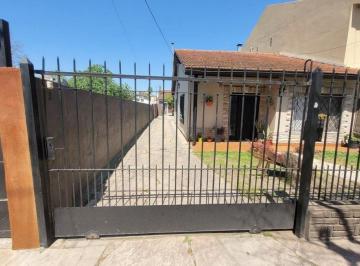 PH · 98ha · 3 Ambientes · 1 Cochera · PH en Venta Adrogué Gran Oportunidad de Inversión!