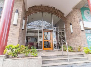 Departamento · 180m² · 4 Ambientes · 1 Cochera · Imponente Depto. C/cochera. Lomas Centro!