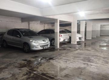 Garage · 18m² · Cochera Cubierta, Centro Lanus.
