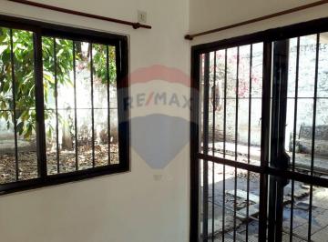Casa · 100ha · 4 Ambientes · 2 Cocheras · Dos Casas Independientes! Apto Credito!