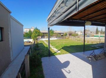 Casa · 82ha · 3 Ambientes · 1 Cochera · Casa Super Moderna y Funcional, en Domselaar Chico Venta