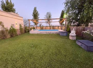 Casa · 100m² · 3 Ambientes · 1 Cochera · Super Oportunidad Casa Moderna en Domselaar Chico