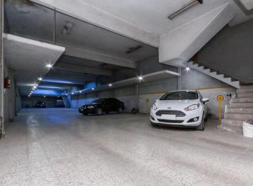 Bodega-Galpón · 600m² · 6 Ambientes · 20 Cocheras · Galpón/deposito o Cochera con 2 PH de 3 Amb/ en Pa