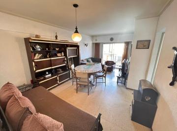 Departamento · 43m² · 2 Ambientes · Departamento de 2 Ambientes, con Balcon Corrido, Plaza Colon