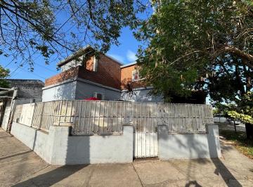 Casa · 154m² · 6 Ambientes · 1 Cochera · Venta Casa 4 Dorm., Tiro Suizo