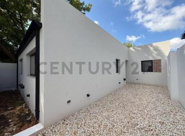 Casa · 90m² · 2 Dormitorios · Casa en Venta en City Bell