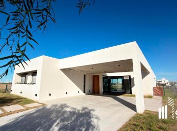 Casa · 192m² · 5 Ambientes · 2 Cocheras · Venta Casa 3 Dorm. con Playroom Vida Barrio Cerrado Funes