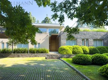 Casa · 1m² · 6 Ambientes · 4 Cocheras · Venta Casa 4 Dorm. en La Volanta, Pilará