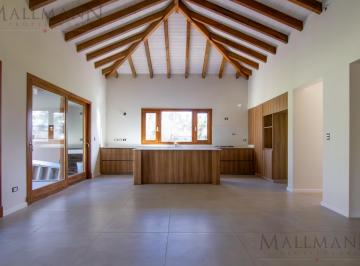 Casa · 160m² · 4 Ambientes · 1 Cochera · Casa 3 Dorm. en Santa Clara, Manzanares