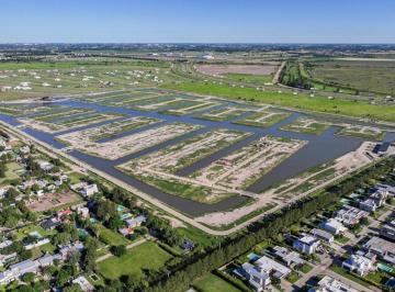 Terreno · 500m² · Venta - Lote 500 m² Fondo Norte - Alhajamiento Pago - Funes Lakes