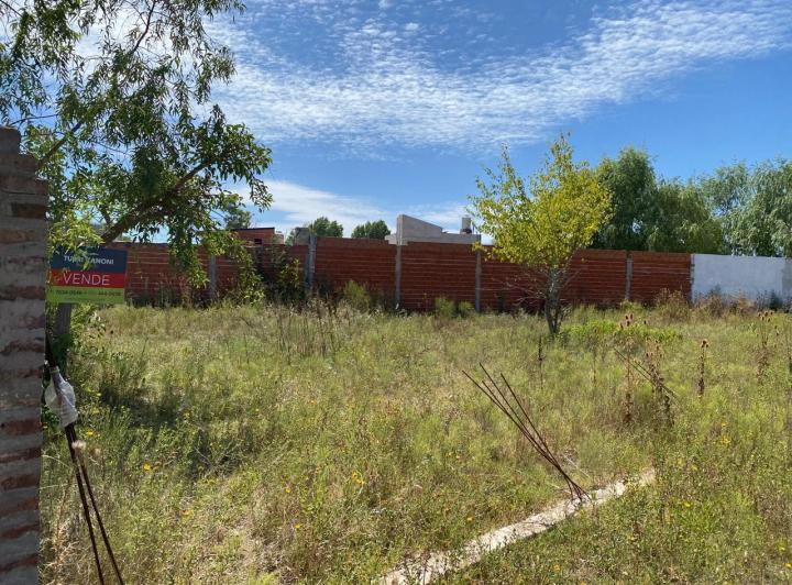 Terreno · 683m²