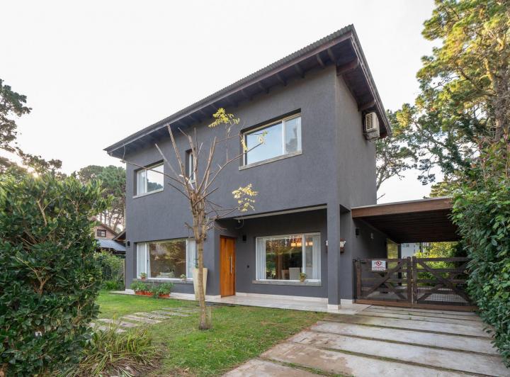 Casa · 147m² · 4 Ambientes · 1 Cochera