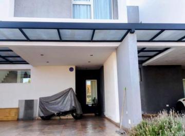 Casa · 140m² · 4 Ambientes · 2 Cocheras · Docta - 3d 3b Living Comedor Cocina Galeria Piscina Cochera