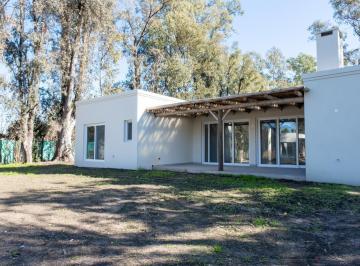 Casa · 130m² · 4 Ambientes · 1 Cochera · Venta Casa 3 Dorm. en Barrio Santa Clara