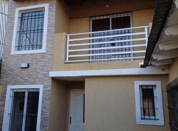 Casa · 100m² · 3 Ambientes · 1 Cochera · Venta Casa y Departamento en Block. Polvorines