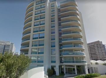 Departamento · 160m² · 6 Ambientes · 1 Cochera · Departamento 3 Dorm. Servicio con Vista Al Mar – Punta del Este