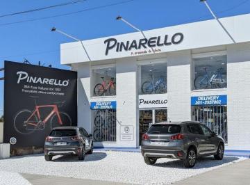 Local comercial · 345m² · 3 Ambientes · 345 m² Sobre Av Recta Martinolli a m Cerro y Sanat Allende