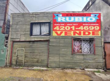 Casa de 5 ambientes, Avellaneda · Amplio Lote con Dos Casas a Reciclar!
