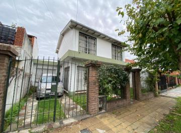Casa de 3 ambientes, Morón · Casa Venta Castelar Norte Permuta