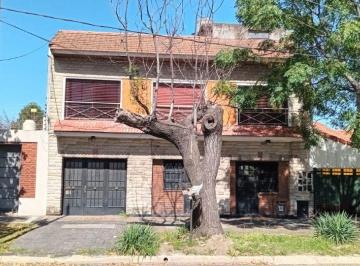 Casa de 8 ambientes, Lomas de Zamora · 2 Casas y 2 Monoambientes! Gran Oportunidad Para Inversores! Super Rebajada!