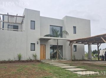 Casa · 187m² · 6 Ambientes · El Naudir Casa de 6 Ambientes a Estrenar con Salida Al Agua F: 10920