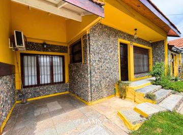 Casa · 108m² · 5 Ambientes · Venta - Casa en PH con Parrilla - Punta Mogotes