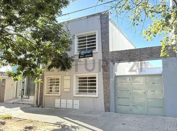 Departamento · 92m² · 3 Ambientes · 1 Cochera · Departamento de 2 Dorm. con Cochera y Parrillero en Zona Tranquila. Venado Tuerto.