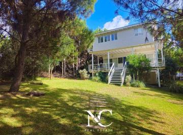 Casa · 210m² · 5 Ambientes · Casa en Venta en Costa Esmeralda, Resicencial I