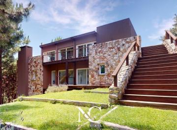 Casa · 300m² · 6 Ambientes · 1 Cochera · Casa en Venta en Costa Esmeralda, Barrio Residencial