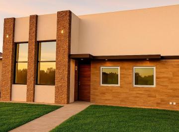 Casa · 217m² · 4 Dormitorios · 1 Cochera · Casa en Venta de 4 Dorm. en Barrio Pinar del Sol V, Maipu