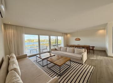 Casa · 453m² · 8 Ambientes · 6 Cocheras · Alquiler Y/o Venta en Barbarita a La Laguna, 5 Dorm. en Suite.