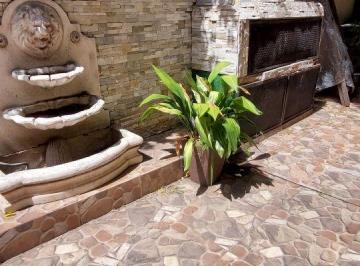 Departamento de 3 ambientes, Lanús · Depto 3 Amb con Patio C/parrilla en Lanusita. Escucha Oferta Razonable!