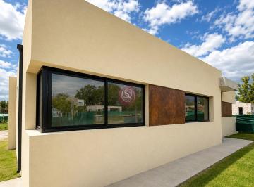 Casa · 162m² · 5 Ambientes · Casa en Venta en Barrio Santa Sofía, Pilar del Este, Pilar