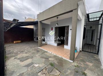 Casa de 3 ambientes, Berazategui · Casa 3 Ambientes con Parque en Venta | Berazategui