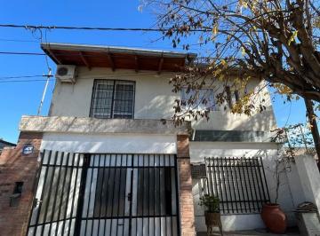 Casa · 120m² · 8 Ambientes · 1 Cochera · Casa Amplia en Venta, Arroyo Seco