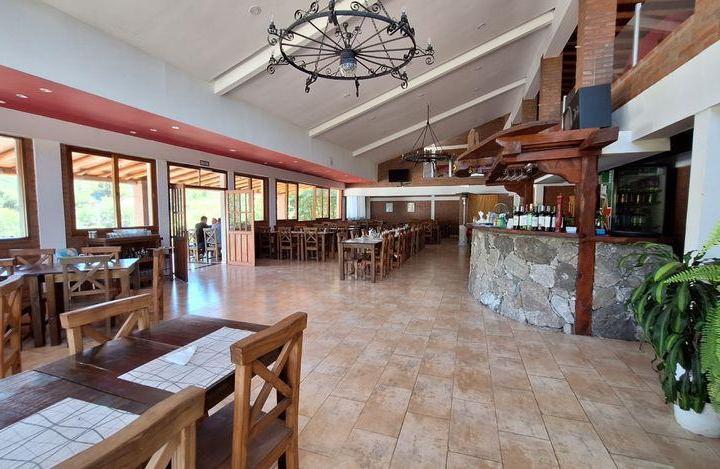 Local comercial · 550m² · 6 Ambientes