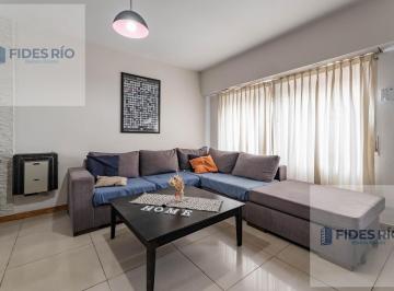 Casa · 166m² · 6 Ambientes · 1 Cochera · Venta - Casa de 4 Dorm. con Cochera y Patio con Parrillero en Barrio Abasto
