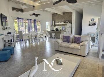 Casa · 250m² · 4 Ambientes · 4 Cocheras · Casa en Venta en Costa Esmeralda Golf I