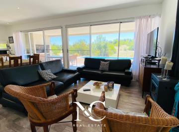 Casa · 180m² · 5 Ambientes · 1 Cochera · Casa en Venta en Costa Esmeralda