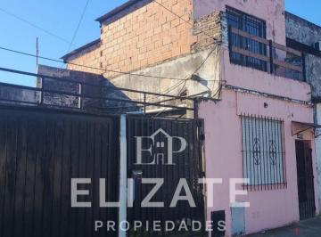 Casa · 100m² · 4 Ambientes · 3 Cocheras · Venta de 2 Departamentos y Terreno en San Justo