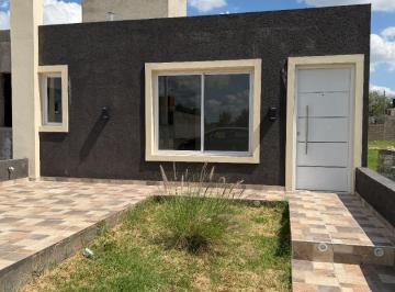 Casa · 68m² · 3 Ambientes · 1 Cochera · Casa en Venta Financiado en Complejo Maranata Norte Arguello