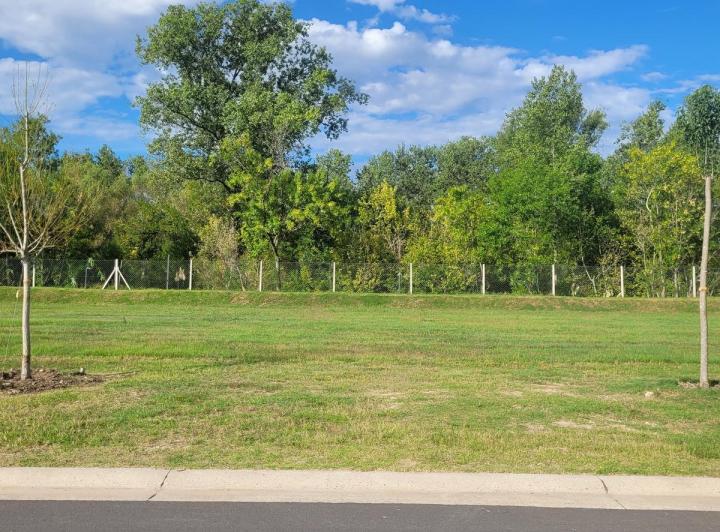 Terreno · 620m²