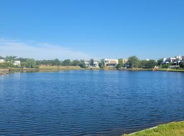 Terreno · 868m² · Venta | Lote Al Lago en Barrio Vistas de Puertos