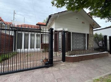 Casa · 190m² · 4 Ambientes · 2 Cocheras · Nuevo Valor - Casa en Venta - Castelar Norte